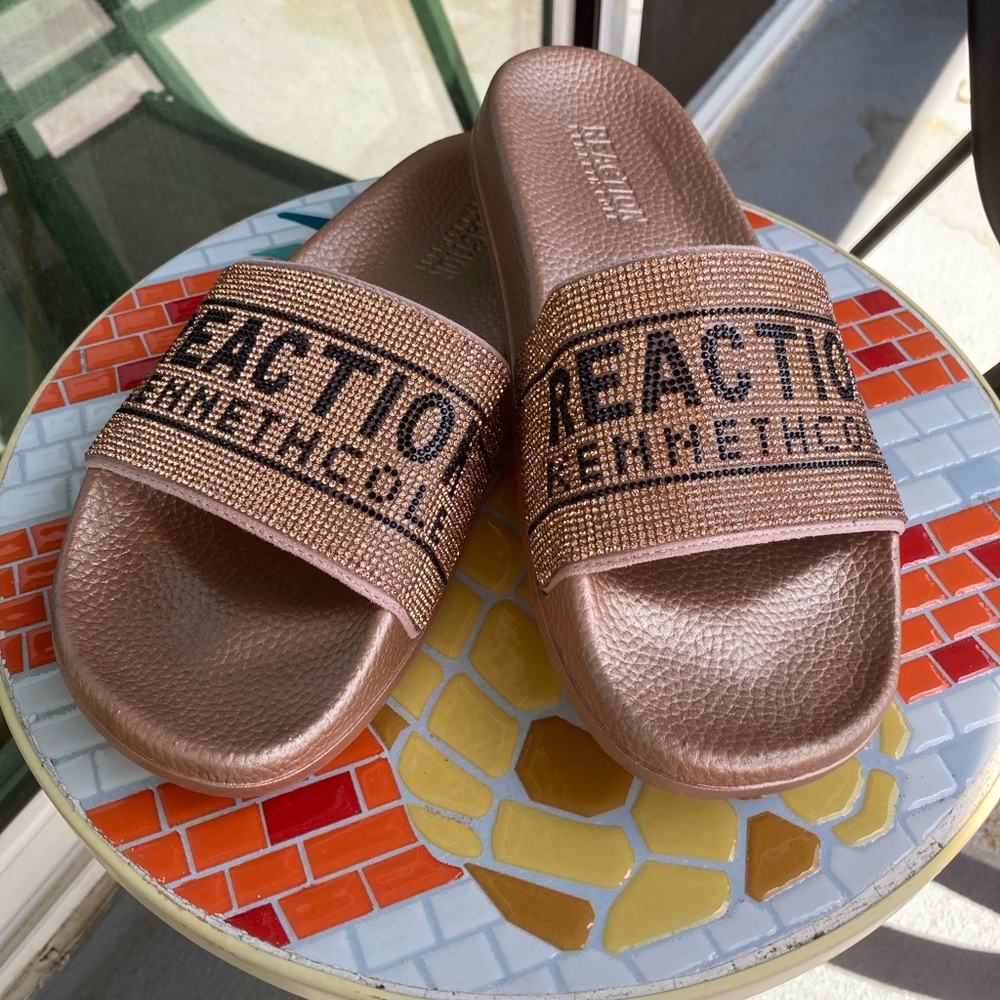 Kenneth Cole Reaction Screen Jewel Slide Sandals